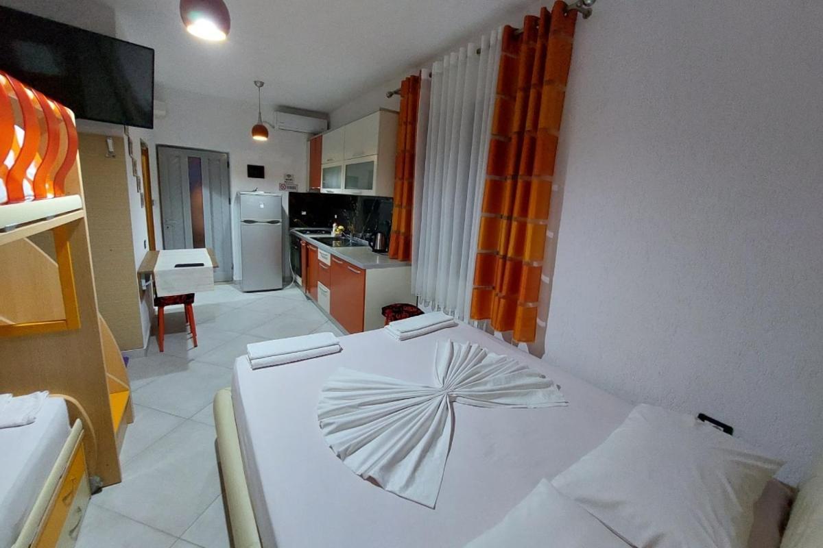 Villa Heljos Apartaments Vlore Luaran gambar