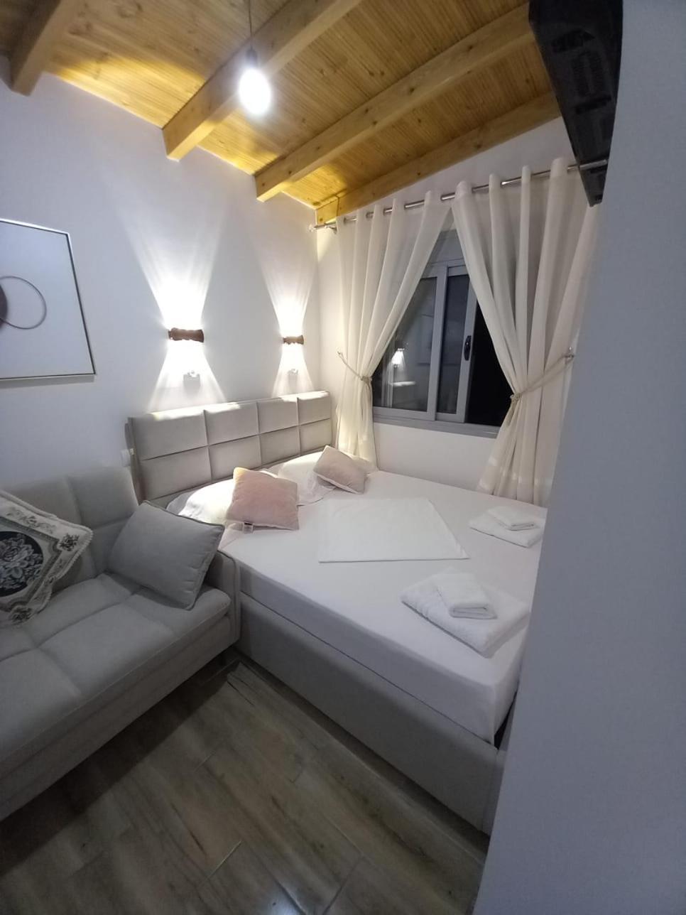 Villa Heljos Apartaments Vlore Luaran gambar