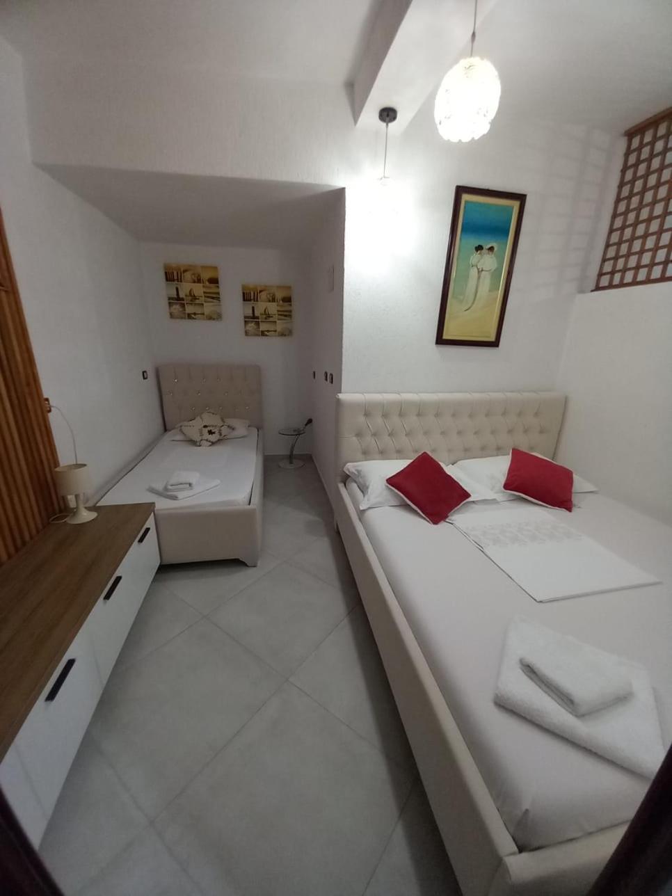 Villa Heljos Apartaments Vlore Luaran gambar